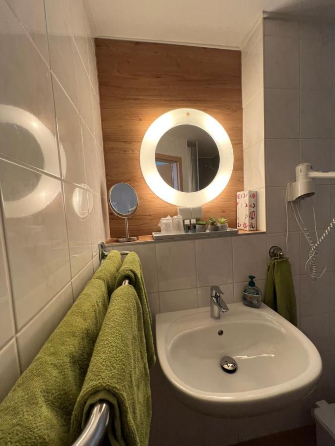 Hotel Abtshof Халберщат Екстериор снимка