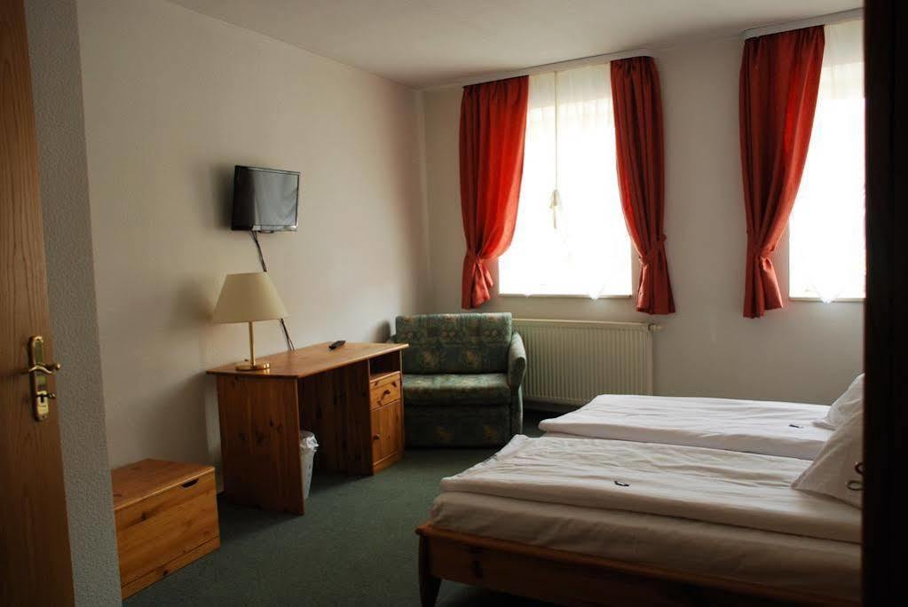 Hotel Abtshof Халберщат Екстериор снимка