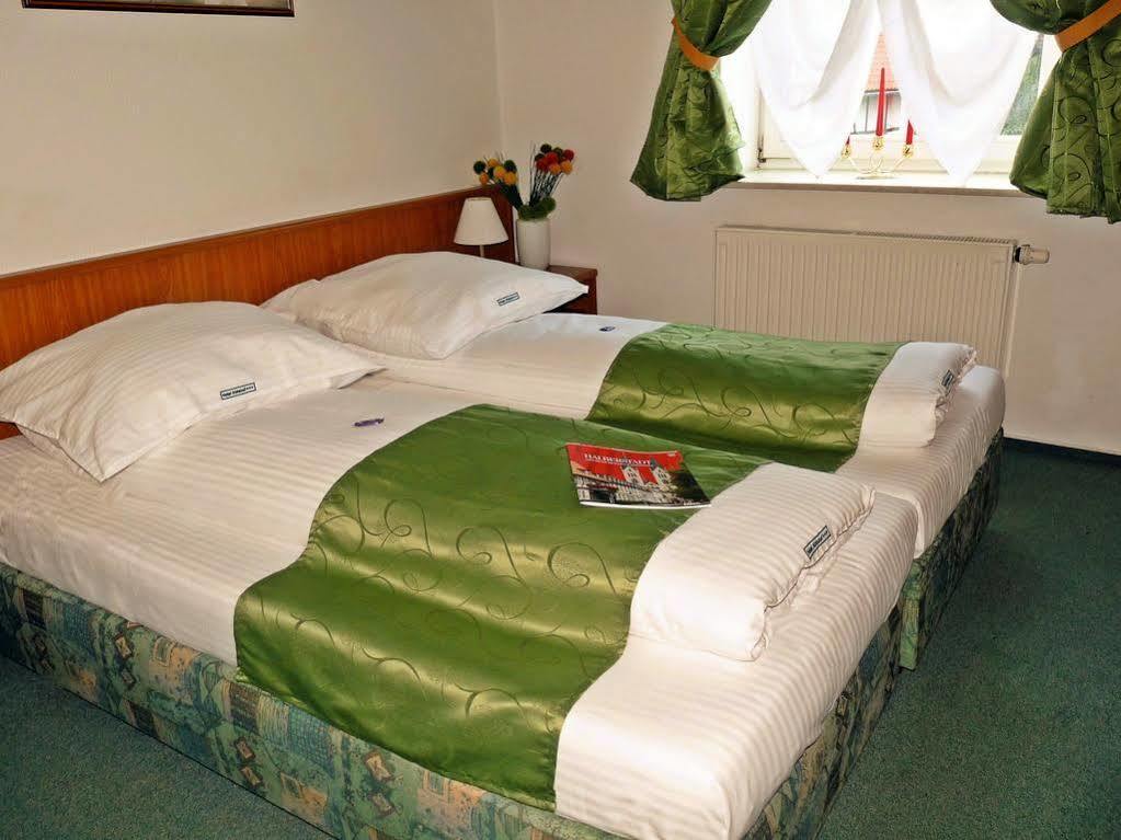 Hotel Abtshof Халберщат Екстериор снимка